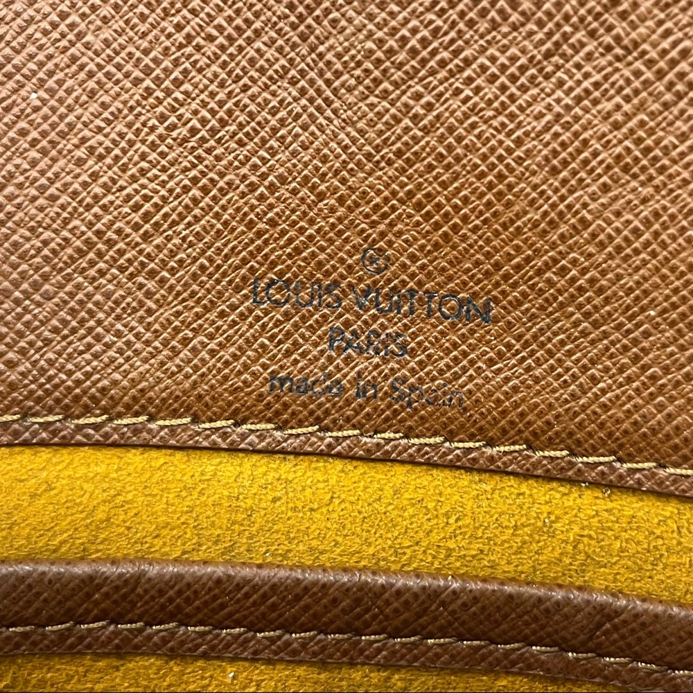 Louis Vuitton Tango w/ Long strap - Picture 11 of 16